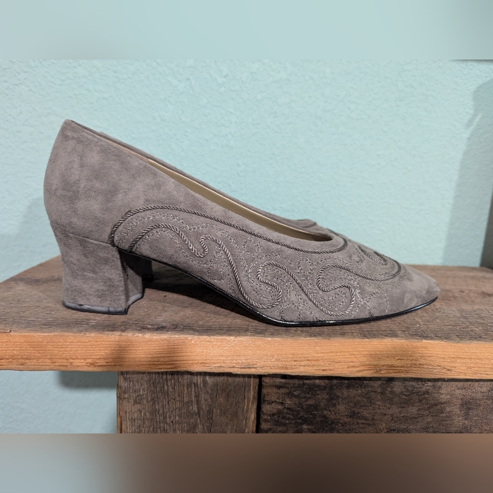 Carriage Court Chic Gray Suede‎ Heels